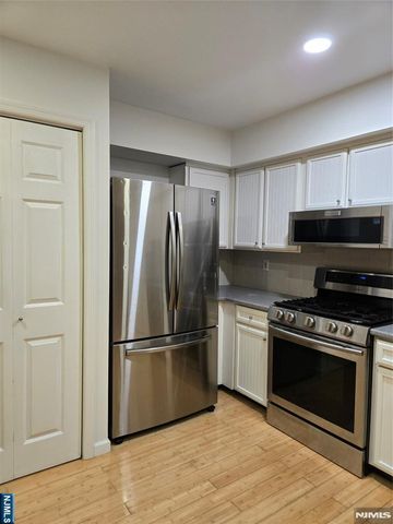 18 Linwood Avenue T008, Cresskill, NJ 07626