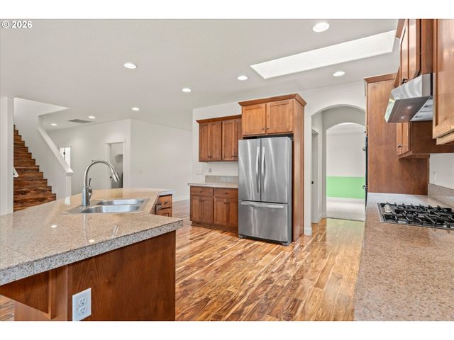 15930 AMES St, Oregon City, OR 97045