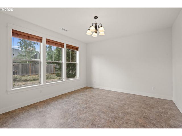 15930 AMES St, Oregon City, OR 97045