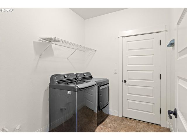 15930 AMES St, Oregon City, OR 97045