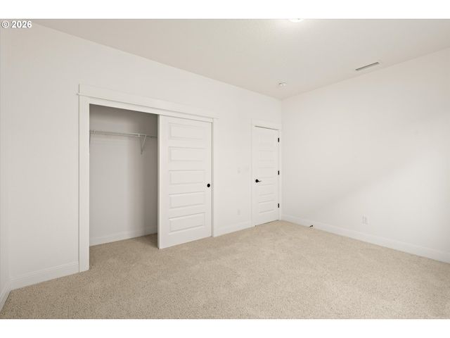 15930 AMES St, Oregon City, OR 97045