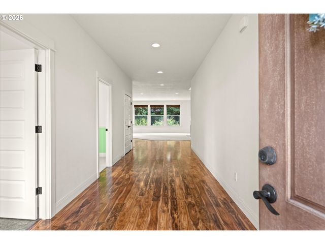 15930 AMES St, Oregon City, OR 97045