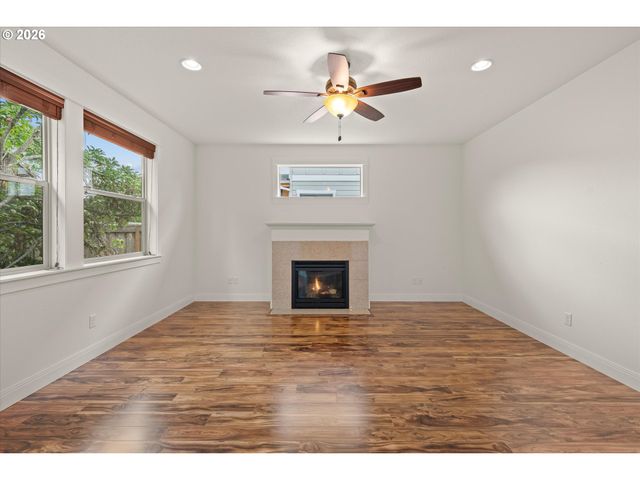 15930 AMES St, Oregon City, OR 97045