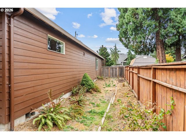 15930 AMES St, Oregon City, OR 97045