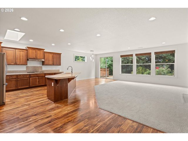 15930 AMES St, Oregon City, OR 97045