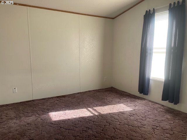 328 S STATE St, Sutherlin, OR 97479