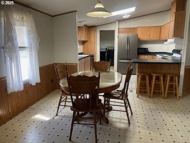 328 S STATE St, Sutherlin, OR 97479