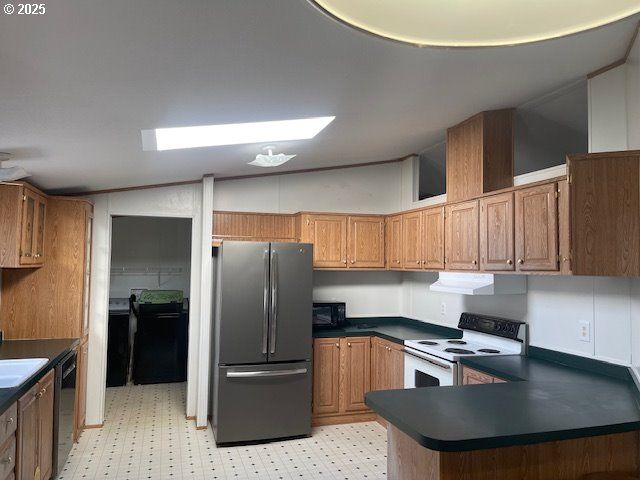 328 S STATE St, Sutherlin, OR 97479