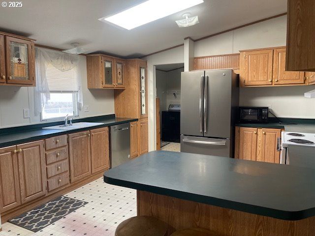 328 S STATE St, Sutherlin, OR 97479