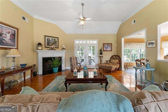 21 Prestwick Loop NW, Cartersville, GA 30120