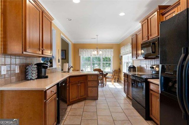 21 Prestwick Loop NW, Cartersville, GA 30120