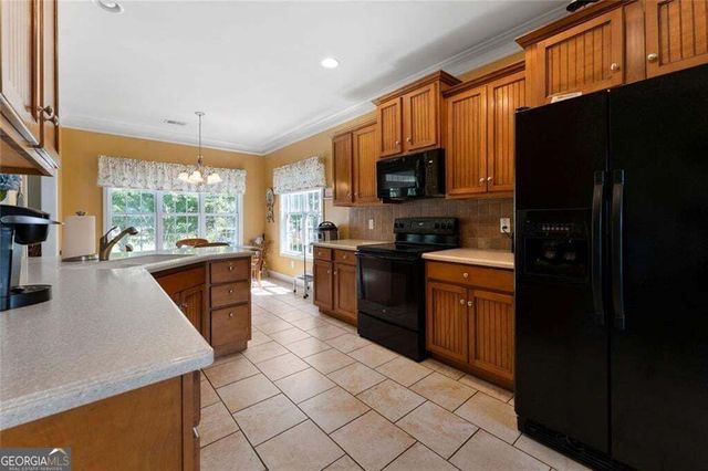 21 Prestwick Loop NW, Cartersville, GA 30120