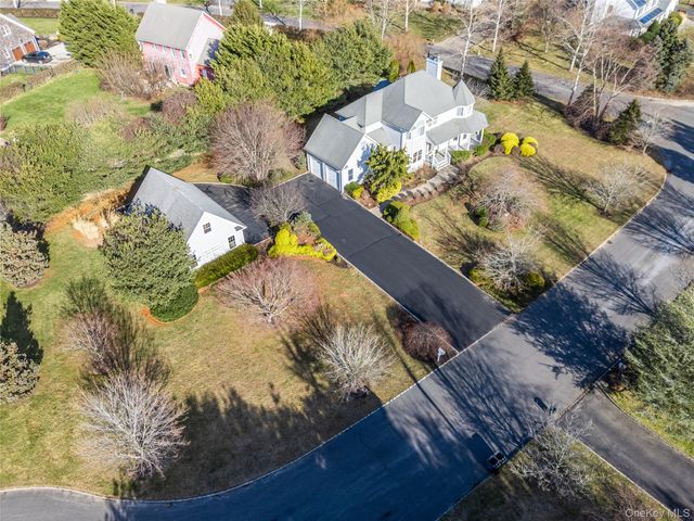 15 Kingfish Court, Riverhead, NY 11901