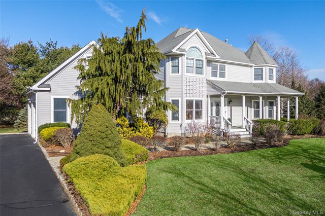 15 Kingfish Court, Riverhead, NY 11901