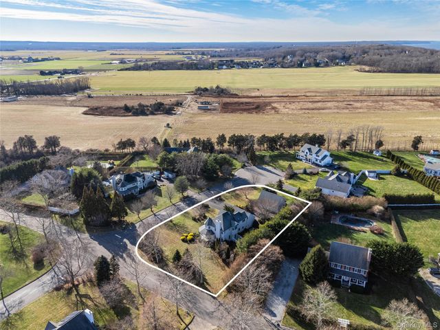 15 Kingfish Court, Riverhead, NY 11901