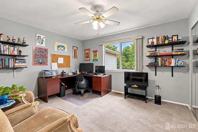 18 Oxford Lane, Middletown, NJ 07748