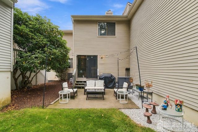 18 Oxford Lane, Middletown, NJ 07748