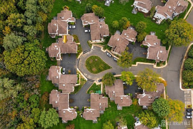 18 Oxford Lane, Middletown, NJ 07748