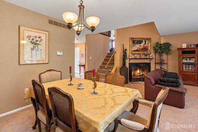 18 Oxford Lane, Middletown, NJ 07748
