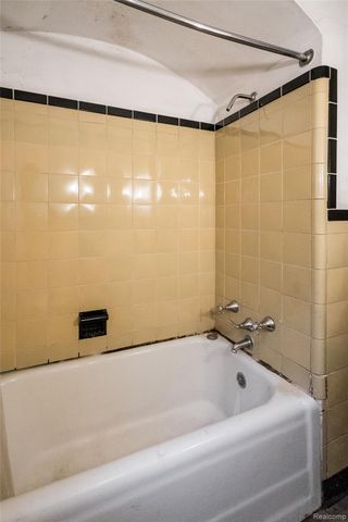 16766 Greenlawn Street, Detroit, MI 48221