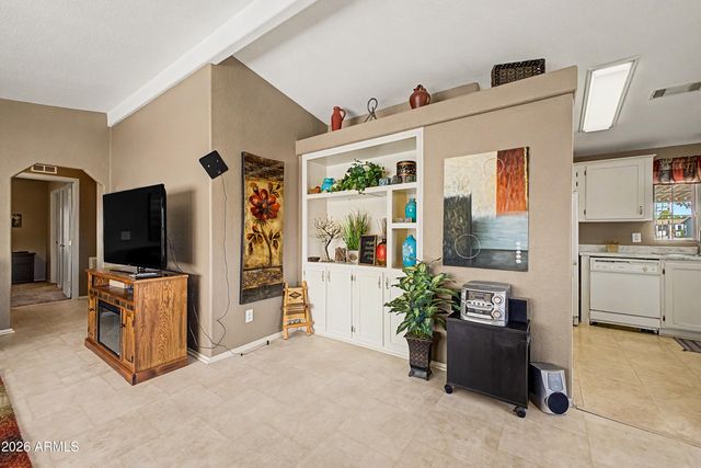 886 E Eagle Drive, San Tan Valley, AZ 85140