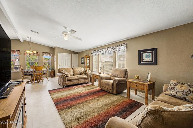 886 E Eagle Drive, San Tan Valley, AZ 85140