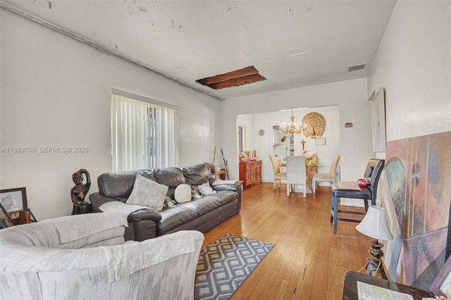 1451 NW 43rd St, Miami, FL 33142