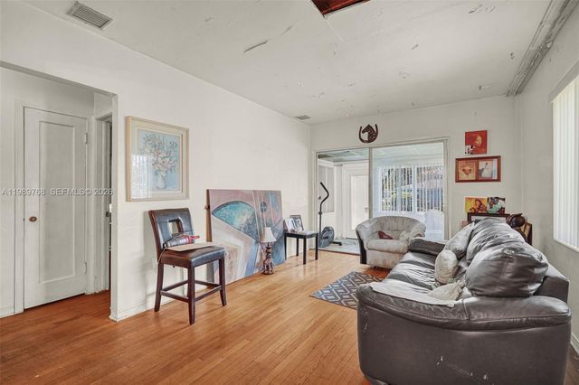 1451 NW 43rd St, Miami, FL 33142