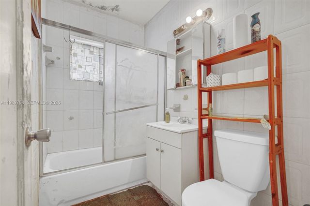 1451 NW 43rd St, Miami, FL 33142