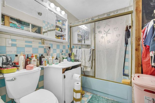 1451 NW 43rd St, Miami, FL 33142