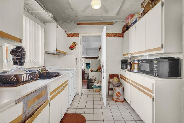 1451 NW 43rd St, Miami, FL 33142