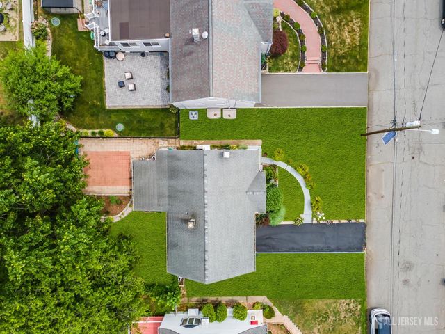 21 McGuire Street, Metuchen, NJ 08840