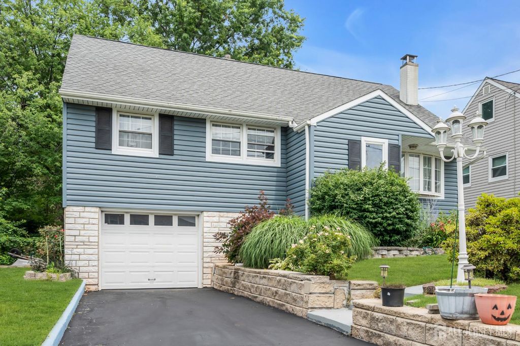 21 McGuire Street, Metuchen, NJ 08840