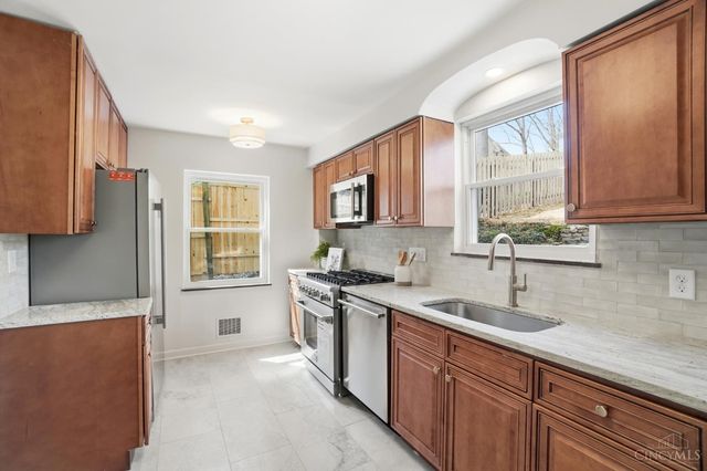 4926 Le Blond Avenue, Cincinnati, OH 45208