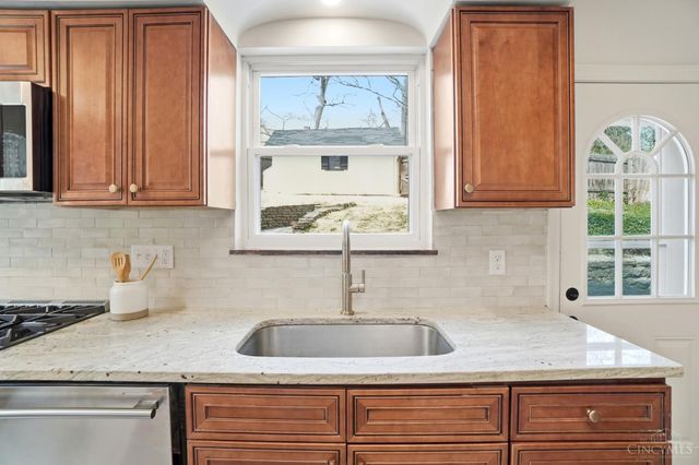 4926 Le Blond Avenue, Cincinnati, OH 45208