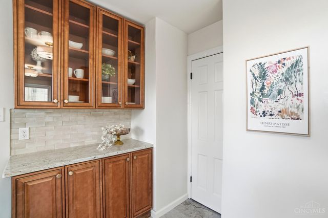 4926 Le Blond Avenue, Cincinnati, OH 45208