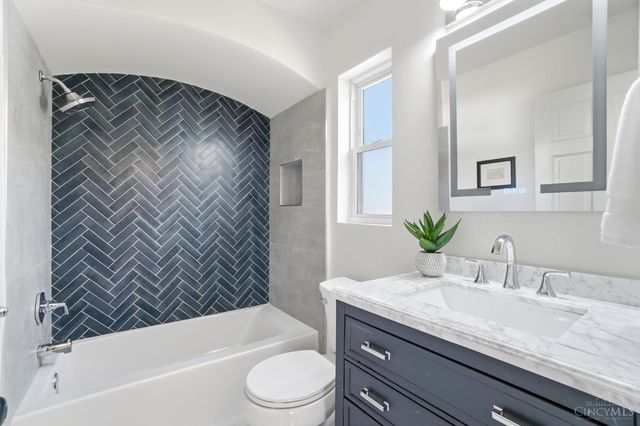 4926 Le Blond Avenue, Cincinnati, OH 45208