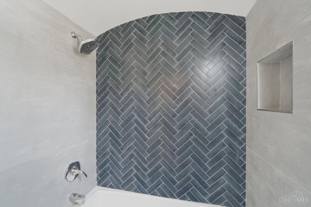 4926 Le Blond Avenue, Cincinnati, OH 45208