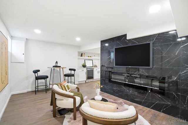 4926 Le Blond Avenue, Cincinnati, OH 45208