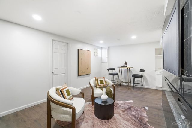 4926 Le Blond Avenue, Cincinnati, OH 45208