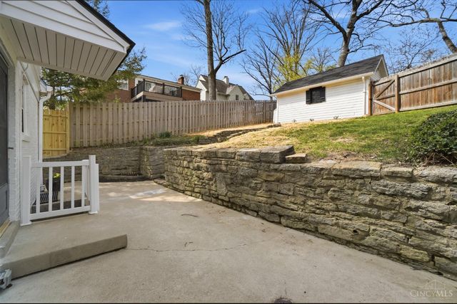 4926 Le Blond Avenue, Cincinnati, OH 45208