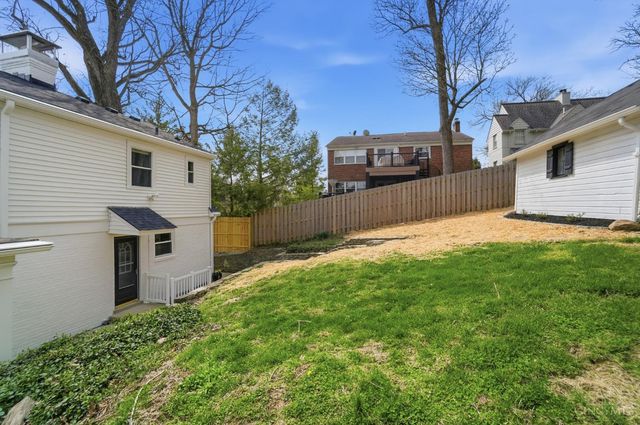 4926 Le Blond Avenue, Cincinnati, OH 45208