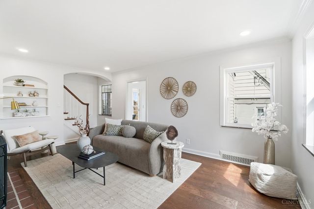 4926 Le Blond Avenue, Cincinnati, OH 45208