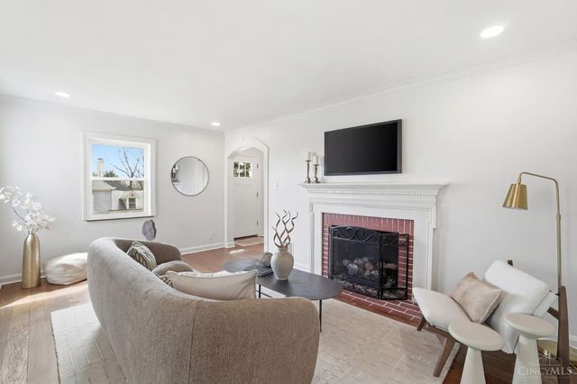 4926 Le Blond Avenue, Cincinnati, OH 45208