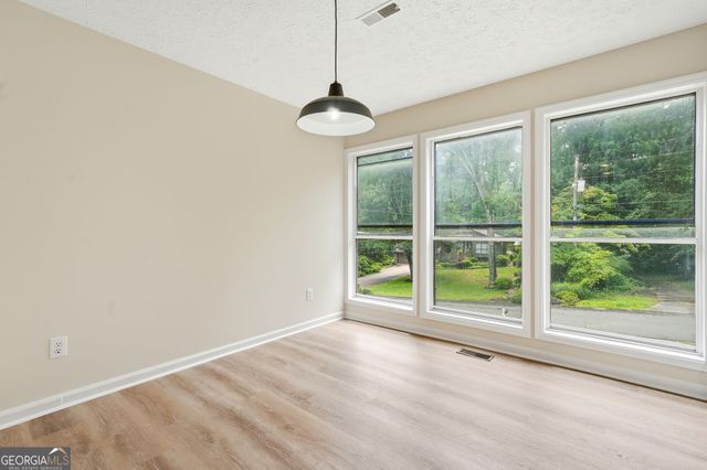 585 Rivercrest Drive, Woodstock, GA 30188