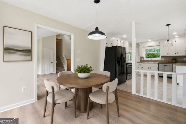 585 Rivercrest Drive, Woodstock, GA 30188