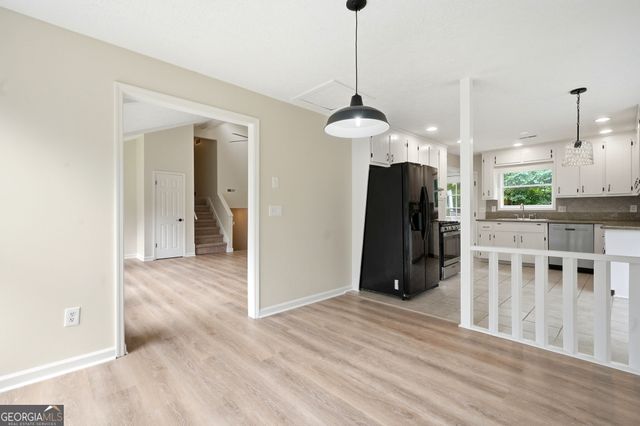 585 Rivercrest Drive, Woodstock, GA 30188