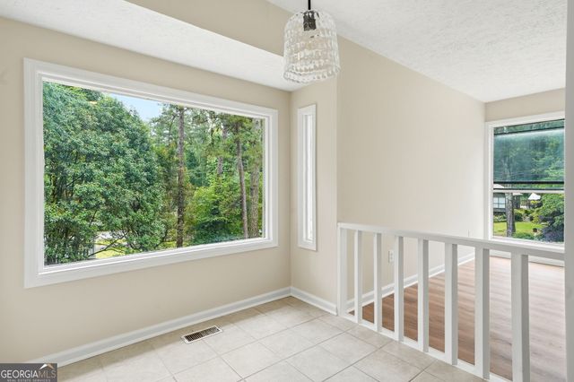 585 Rivercrest Drive, Woodstock, GA 30188