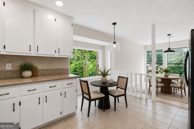 585 Rivercrest Drive, Woodstock, GA 30188