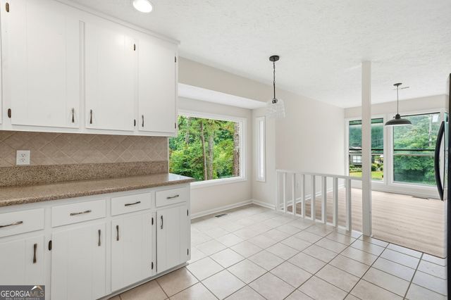 585 Rivercrest Drive, Woodstock, GA 30188